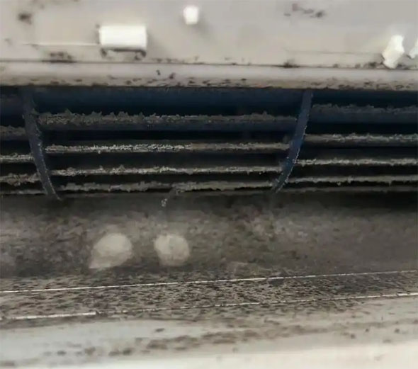 丰南空调吹的风有股烧焦味是怎么回事